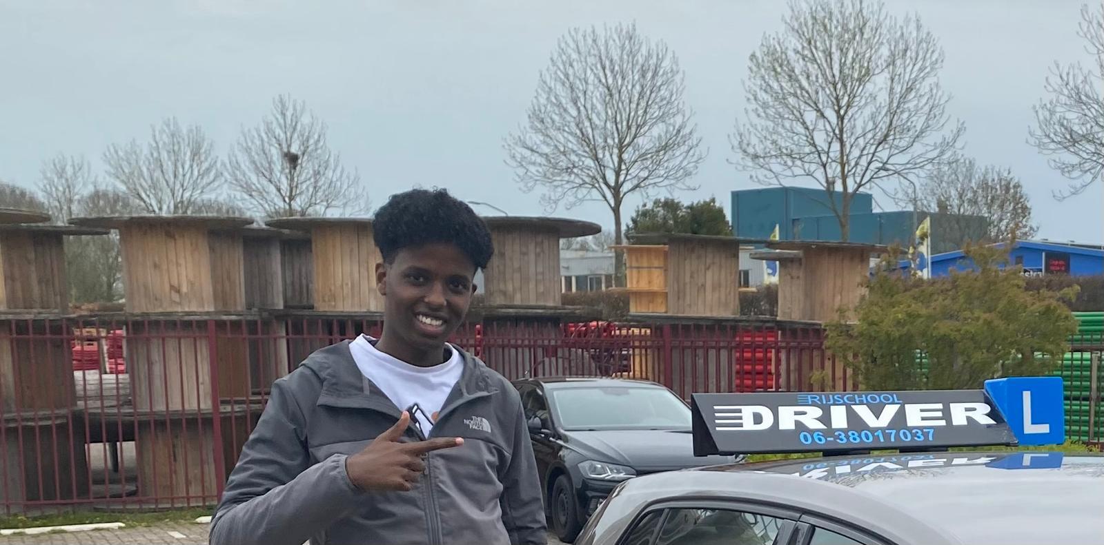 Daan uit Papendrecht geslaagd bij Rijschool Driver